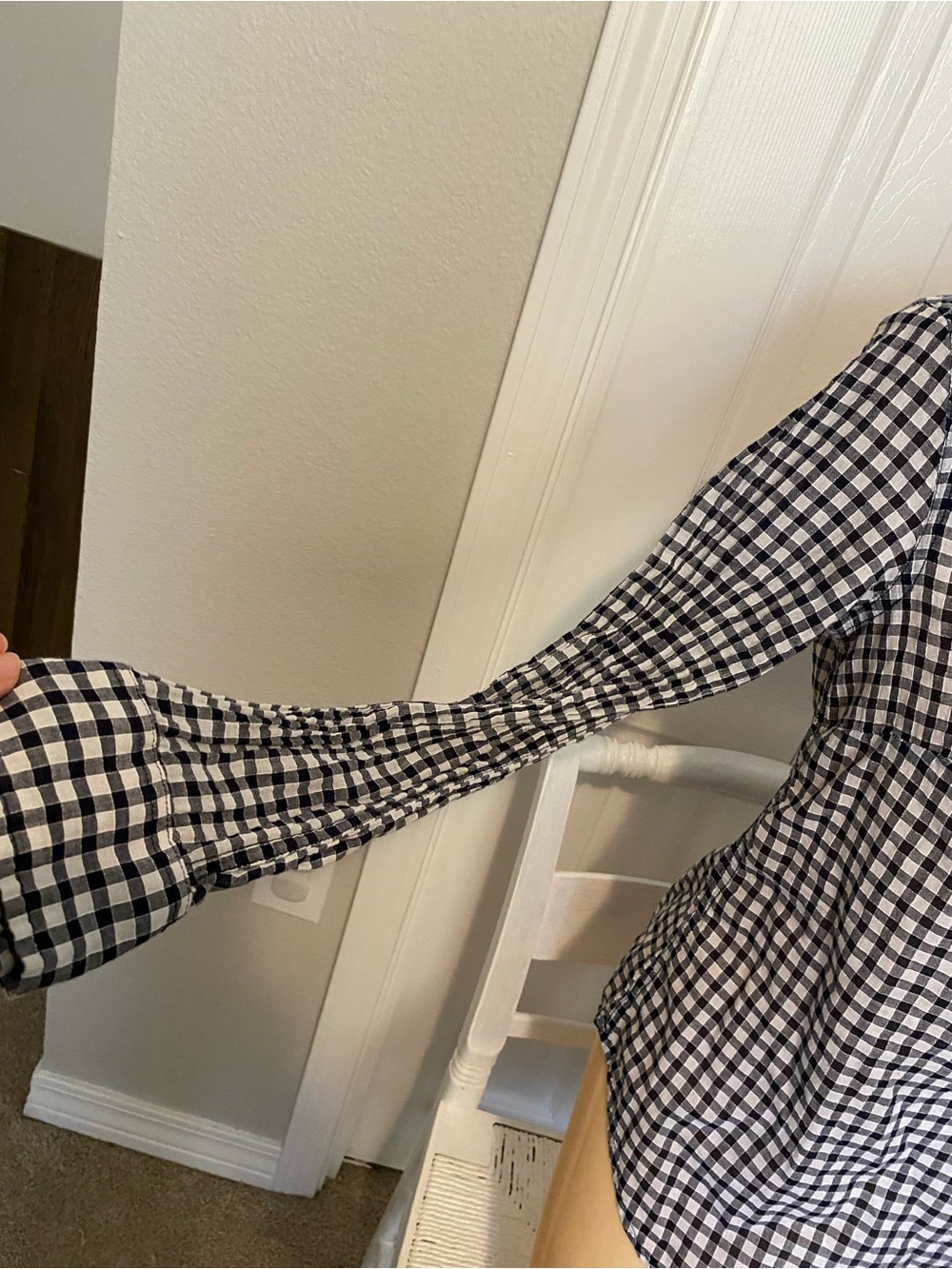 Merona Gingham Button-Down Shirt
100% cotton size xs - Picture 4 of 6